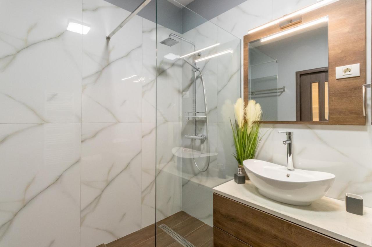 Modern Downtown Apartment Cluj-Napoca Extérieur photo